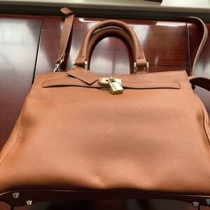Elegant Tan Danier Leather Handbag - LMar 29